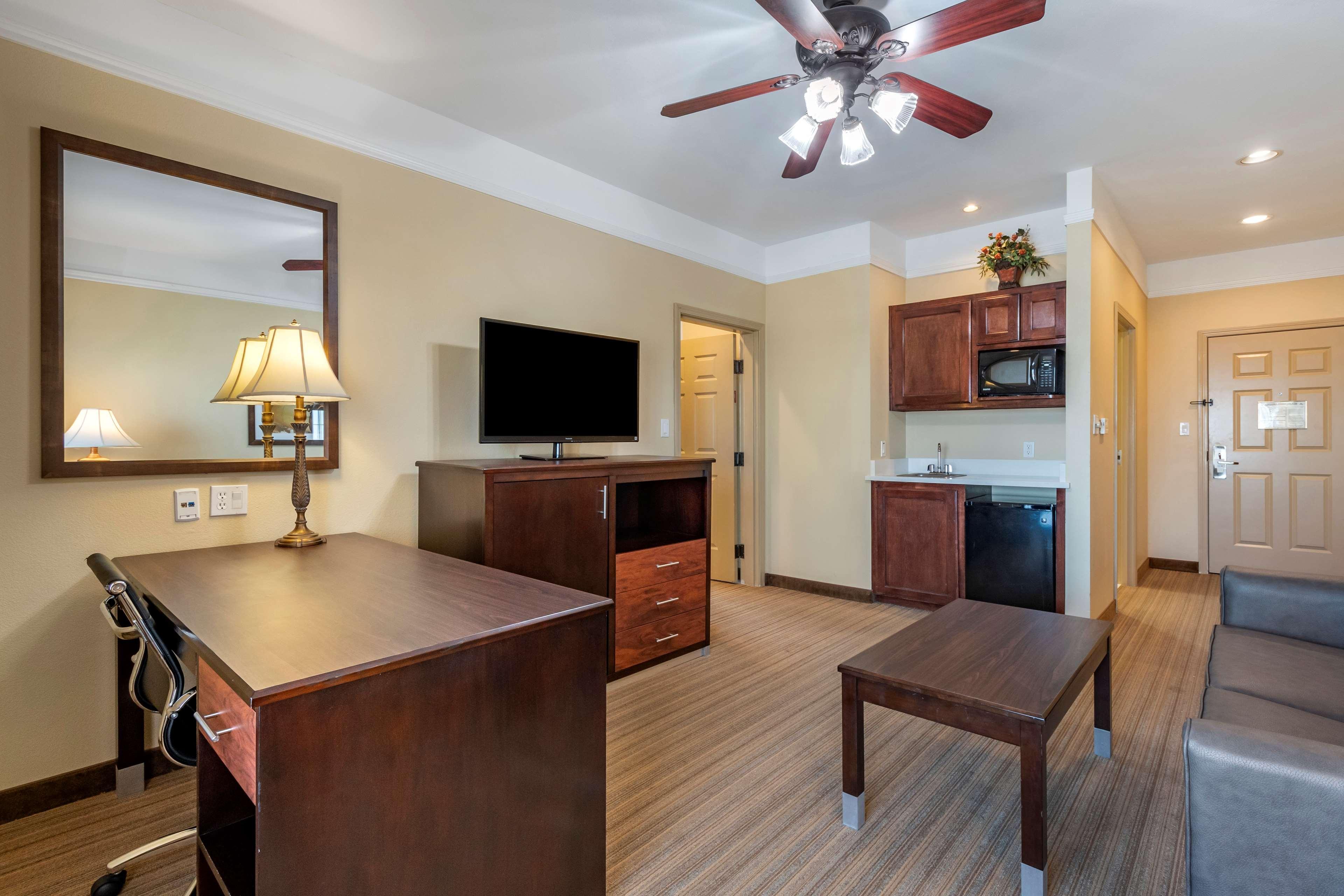Best Western Plus Monica Royale Inn & Suites Greenville Exterior foto